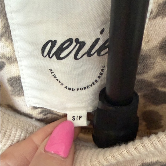 Women’s Aerie Tres Chic Leopard Print Sweatshirt - Picture 3 of 10